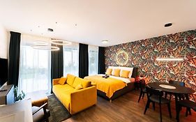 Gold Garden Terrace Apartment